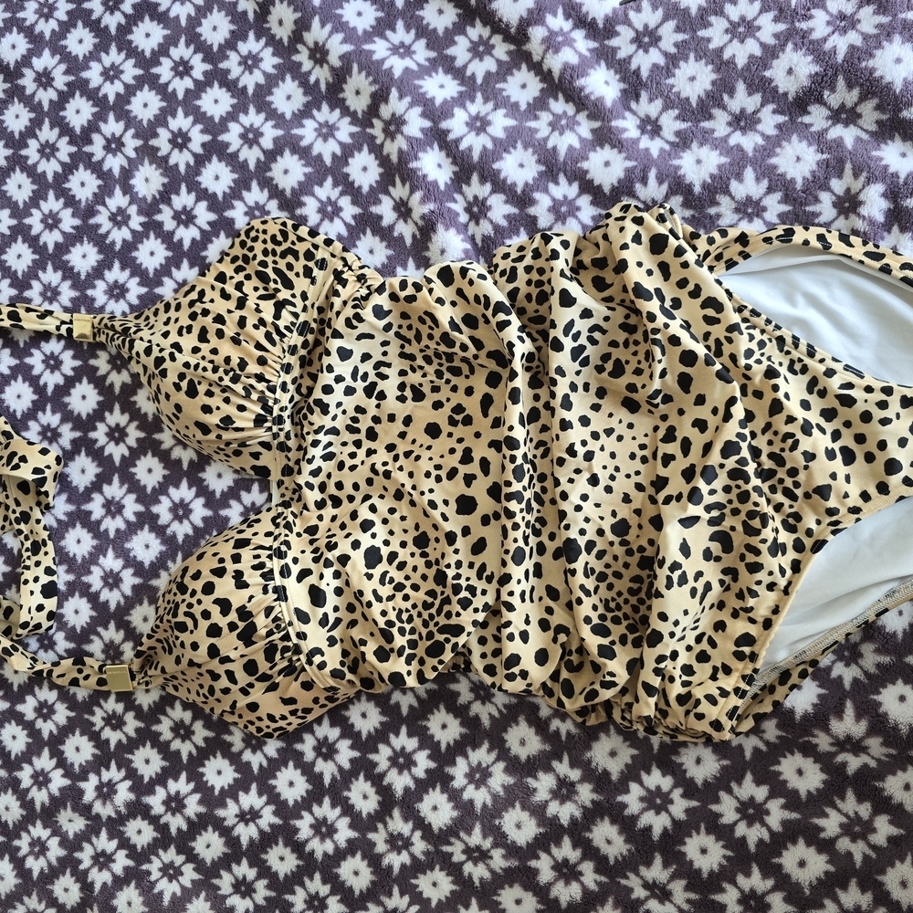 Victoria's Secret Tan and Black One Piece with Ruched Sides - Picture 4 of 6
